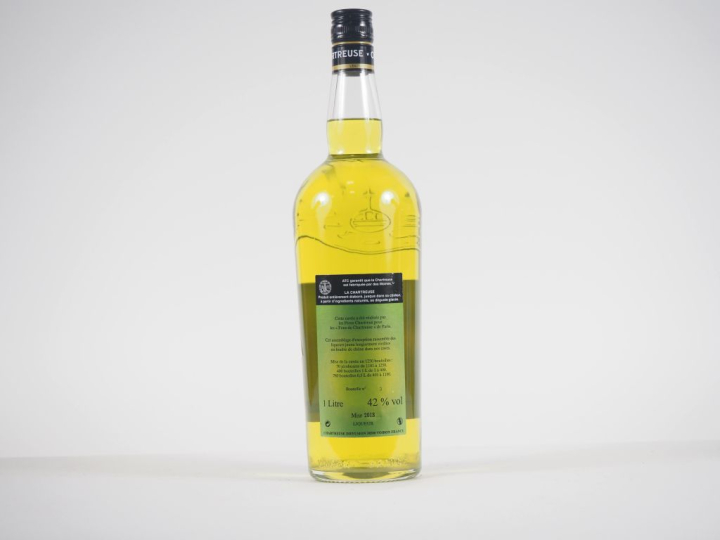 1 BOUTEILLE (1L) CHARTREUSE JAUNE EPISCOPALE "FOUS DE CHARTREUSE" - 20
