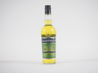 Vente aux enchères 1 BOUTEILLE (50 CL) CHARTREUSE JAUNE EPISCOPALE "FOUS DE CHARTREUSE" -