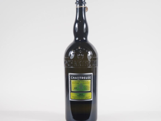 Vente aux enchères 1 JEROBOAM CHARTREUSE JAUNE EPISCOPALE "FOUS DE CHARTREUSE" 2022