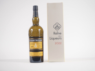 Vente aux enchères 1 BOUTEILLE CHARTREUSE "LA REINE DES LIQUEURS" - 2022 - N°2026/2400