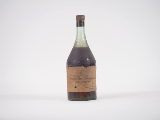 Vente aux enchères 1 VIEILLE BOUTEILLE COGNAC GRANDE FINE CHAMPAGNE RÉSERVE JULES ADAM   