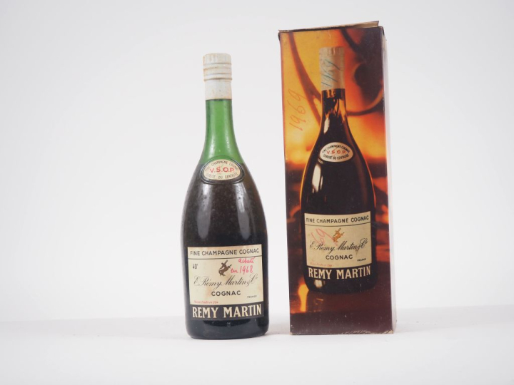 1 BOUTEILLE COGNAC FINE CHAMPAGNE V.S.O.P. RÉMY MARTIN 70 cl - COFFRET