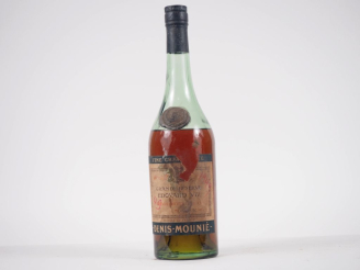 Vente aux enchères 1 VIEILLE BOUTEILLE COGNAC FINE CHAMPAGNE DENIS MOUNIÉ 'GRANDE RÉSERVE