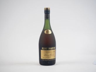 Vente aux enchères 1 BOUTEILLE COGNAC FINE CHAMPAGNE  V.S.O.P. RÉMY MARTIN