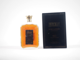 Vente aux enchères 1 BOUTEILLE COGNAC 'XO DU CHAI DES PÈRES' RÉMI LANDIER 70 cl - COFFRET