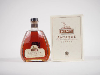 Vente aux enchères 1 BOUTEILLE COGNAC TRÈS RARE FINE CHAMPAGNE HINE 'ANTIQUE' 70 cl - COF