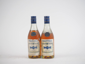 Vente aux enchères 2 FLACONS (? cl) COGNAC MARTELL - 1 NIVEAU BAS 