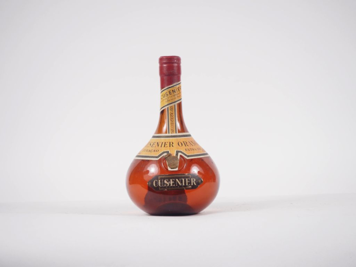 1 VIEILLE BOUTEILLE CUSENIER ORANGE CURAÇAO - 40 %