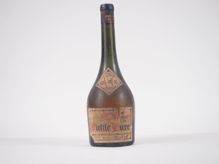 1 VIEILLE BOUTEILLE VIEILLE CURE - BS/MENTION MANUSCRITE SUR L'ÉTIQUET