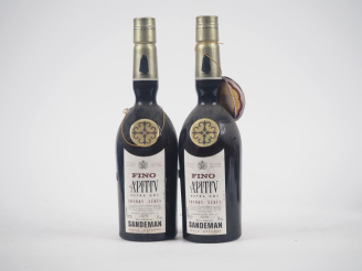 Vente aux enchères 2 BOUTEILLES FINO APITIV SHERRY XÉRÈS SANDEMAN 75 cl