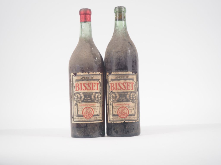 2 VIEILLES BOUTEILLES APÉRITIF BISSET- BS