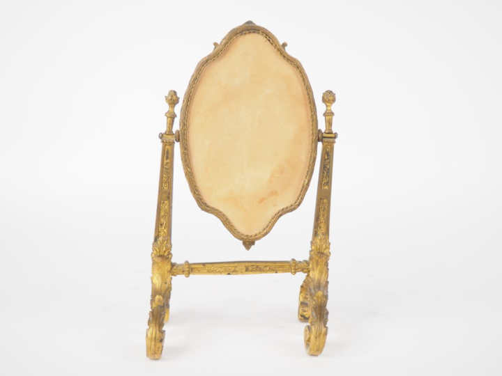 Bel émail 1900 figurant "portrait de jeune fille chapeautée" dans une 