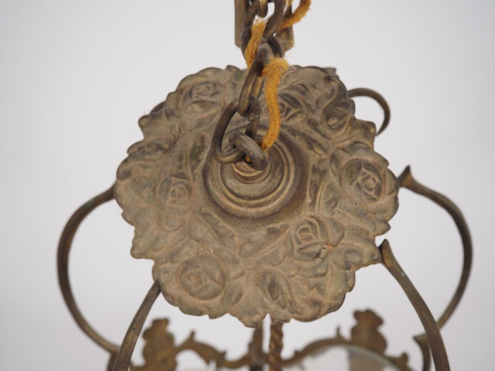Lanterne de vestibule en verre et laiton à décor de fleurettes et de p