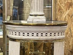 Très beau poêle alsacien de style Louis XVI en faïence blanche, à déco