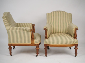 Vente aux enchères Paire de fauteuils 1900, montants d'accotoirs et pieds à côtes torse. 