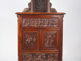 Vente aux enchères Buffet bas ou crédence Napoléon III, en bois naturel mouluré et sculpt