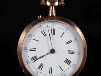 Vente aux enchères ROLAND - CHAUMONT, à Brulon Montre de col Napoléon III, en or jaune 75