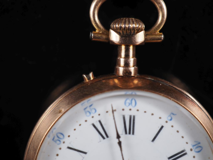 ROLAND - CHAUMONT, à Brulon Montre de col Napoléon III, en or jaune 75