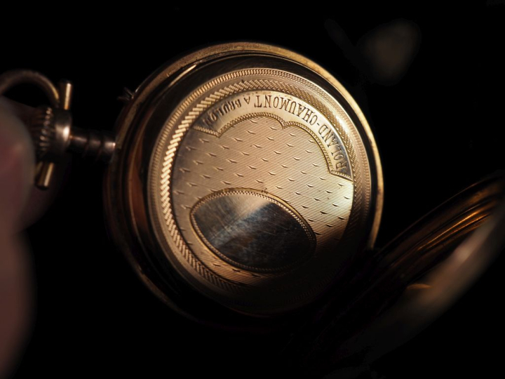 ROLAND - CHAUMONT, à Brulon Montre de col Napoléon III, en or jaune 75