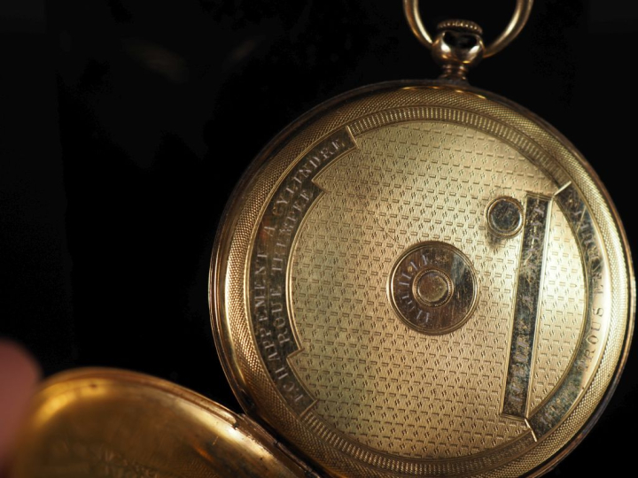 AUBERT, à Genève Montre de gousset en or jaune 750.  Cadran à chiffres