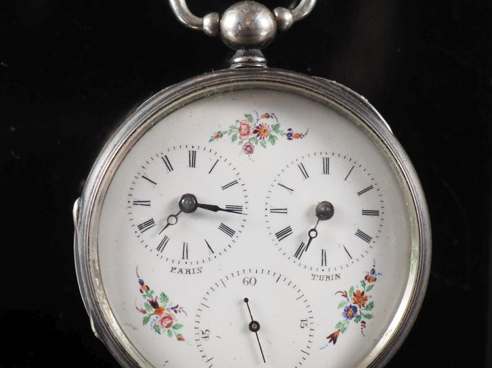 Seconde moitié du 19ème siècle Montre en argent. Boîtier rond, ouvertu