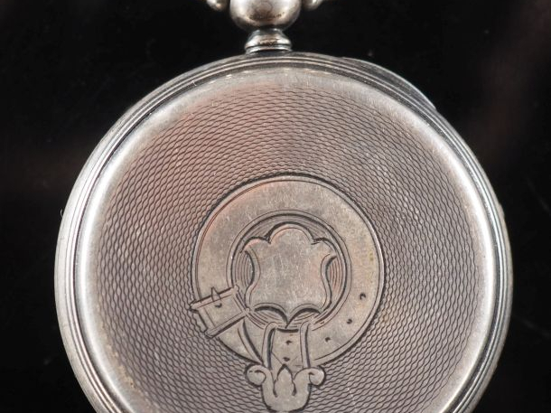 Seconde moitié du 19ème siècle Montre en argent. Boîtier rond, ouvertu