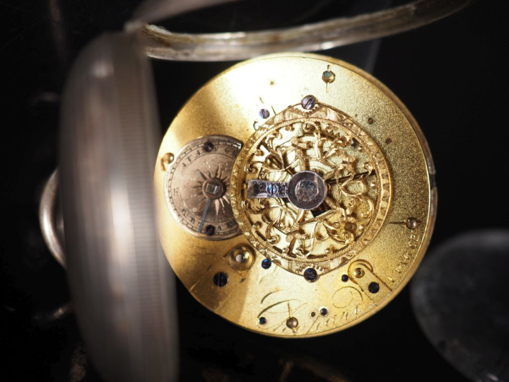 CHOPARD, à Paris Montre de gousset en argent.  Cadran émaillé à chiffr