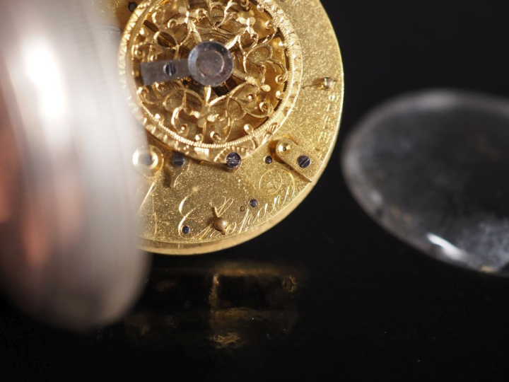 CHOPARD, à Paris Montre de gousset en argent.  Cadran émaillé à chiffr