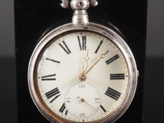 Vente aux enchères Montre en argent anglais avec boitier de protection en argent. Boîtier
