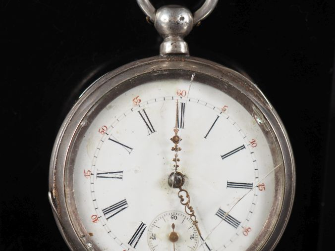 Seconde moitié du XIXe siècle Montre de gousset en argent. Cadran émai