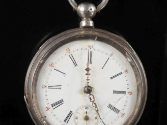 Vente aux enchères Seconde moitié du XIXe siècle Montre de gousset en argent. Cadran émai