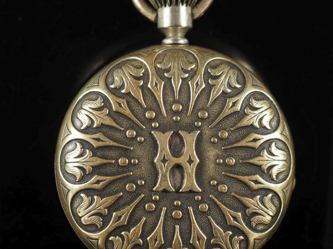 XXème siècle Montre de gousset moderne en métal argenté.  Chiffres rom