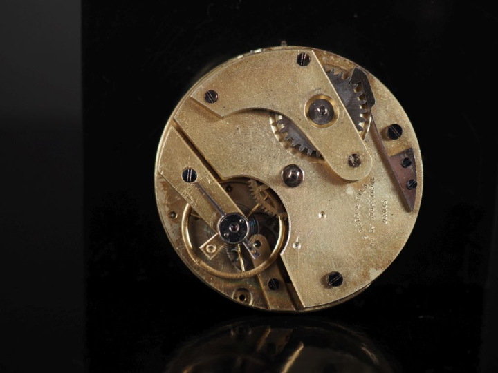 XXème siècle Montre de gousset moderne en métal argenté.  Chiffres rom