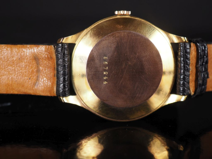 JAEGER LECOULTRE,  Ref. 867244 Montre bracelet en métal doré.  Cadran 