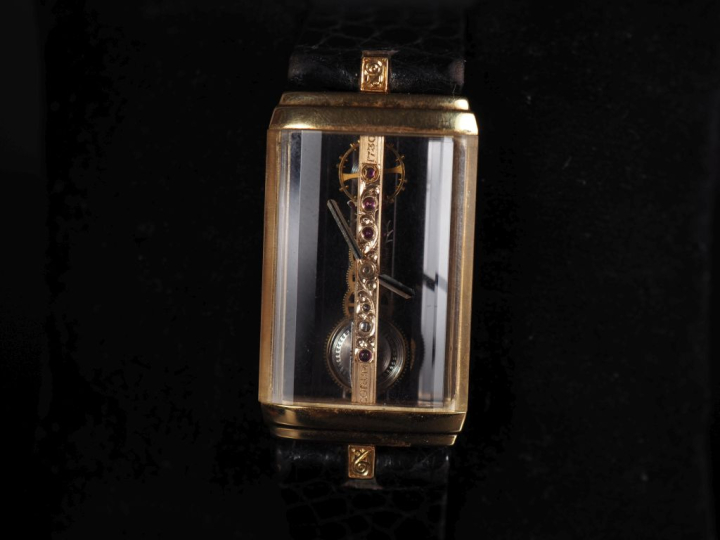 CORUM, Golden Bridge Ref. 1315056. N° 515835. Vers 1980. Montre-bracel