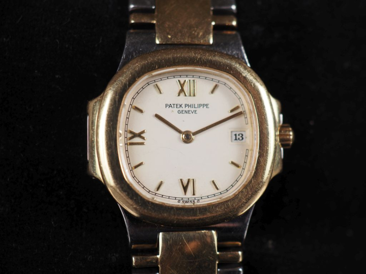 PATEK PHILIPPE, Nautilus « Sigma dial »   Montre-bracelet de dame en a