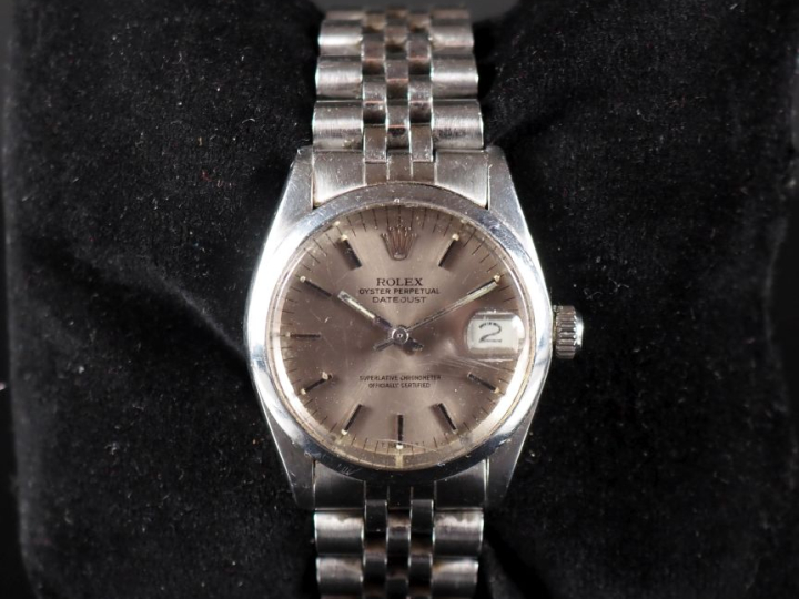 ROLEX, Datejust Ref. 6824 N° 5121993 Vers 1960 Montre-bracelet « Mid-s