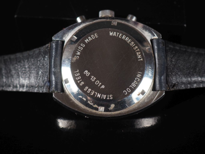 LONGINES Ref. 66.13.01P Chronographe-bracelet en acier. Boîtier tonnea