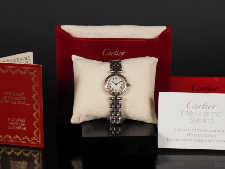 CARTIER, Panthère Vendome  Ref. 1057920. N° 06399.  Vers 1980  Montre-