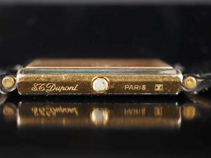 S.T. DUPONT PARIS N°81CAC80 Vers 1970 Montre-bracelet en acier.  Boîti