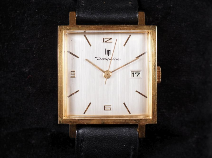 LIP, Dauphine Ref. 982424 Montre bracelet vintage en métal doré.  Cadr