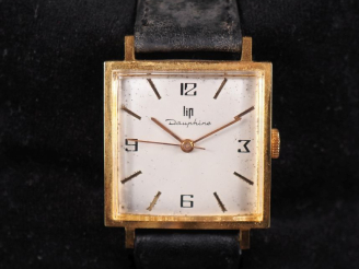 Vente aux enchères LIP, Dauphine Ref. 557969 Montre bracelet vintage en métal doré. Cadra