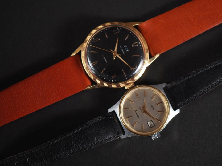 Ensemble comprenant :  - PAX Montre bracelet en métal doré. Cadran ron
