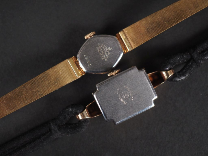 THALES, PAX Deux différentes montres bracelet de dame en métal doré ou