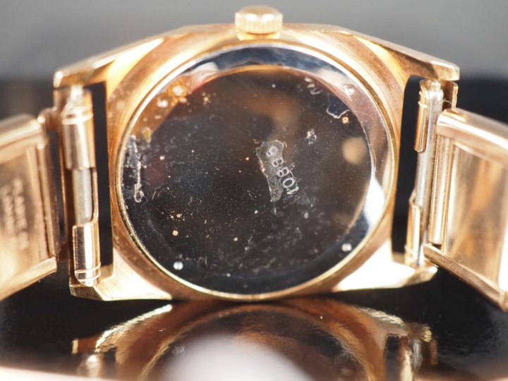 THALES, Incabloc Ref. 10885 Montre bracelet en métal doré.  Cadran ron