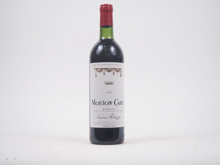 1 BOUTEILLE MOUTON CADET BARON PHILIPPE DE ROTHSCHILD - 1982 - BG 
