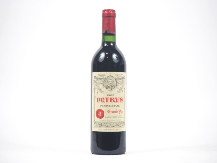 1 BOUTEILLE PETRUS POMEROL - 1983 - EXCELLENT NIVEAU/CAPS TRÈS LÉGER A