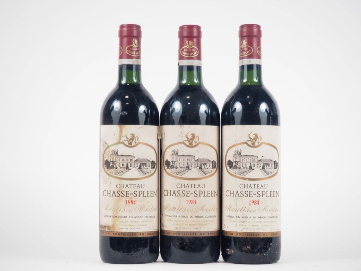 3 BOUTEILLES CHÂTEAU CHASSE SPLEEN MOULIS - 1984 - 1 BG/2 LB/3 ES