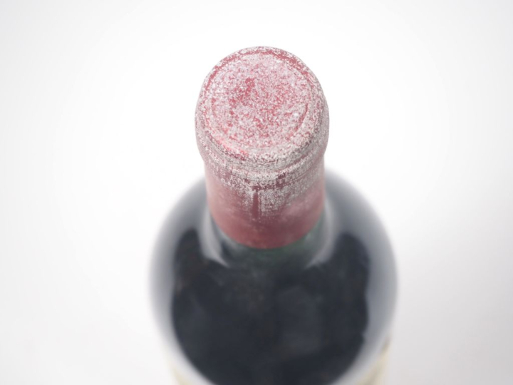 1 BOUTEILLE PETRUS POMEROL - 1986 - CAPS LÉGER CORRODÉE