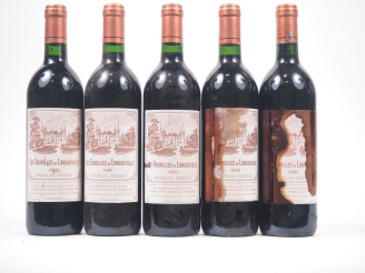 Vente aux enchères 5 BOUTEILLES LES TOURELLES DE LONGUEVILLE PAUILLAC - 1990 - 2 ET